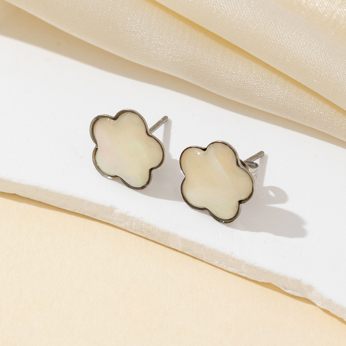2pcs Natural Fine Shell White  - Jewelry Making Place 评论和价格